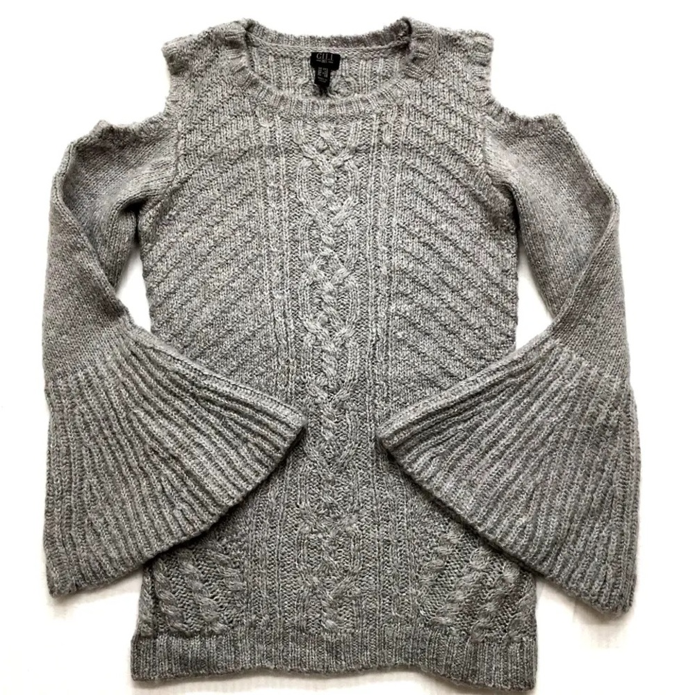 G.I.L.I Cable Knit Flare Cuff Cold Shoulder Gray Pullover